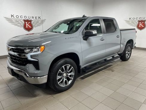 Used 2024 Chevrolet Silverado 1500 LT AWD/4WD image 3