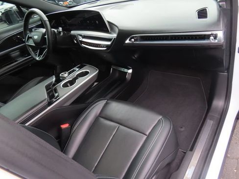 Used 2024 Cadillac Lyriq Sport AWD/4WD image 45