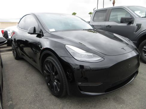 Used 2022 Tesla Model Y Performance AWD/4WD image 4