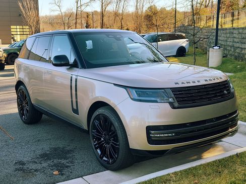 New 2026 Land Rover Range Rover SE image 10