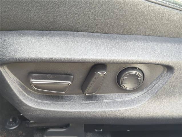 Certified 2025 Toyota Camry SE FWD image 7