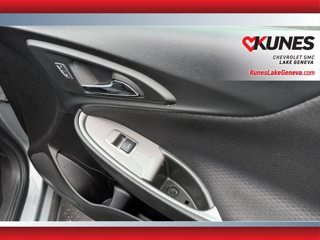 Used 2025 Chevrolet Malibu LT FWD image 38