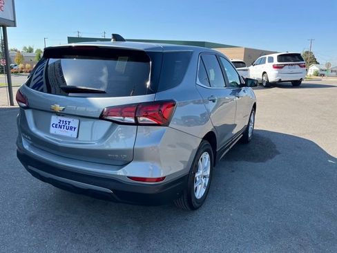 Used 2023 Chevrolet Equinox LT w/ Driver Convenience Package AWD/4WD image 12