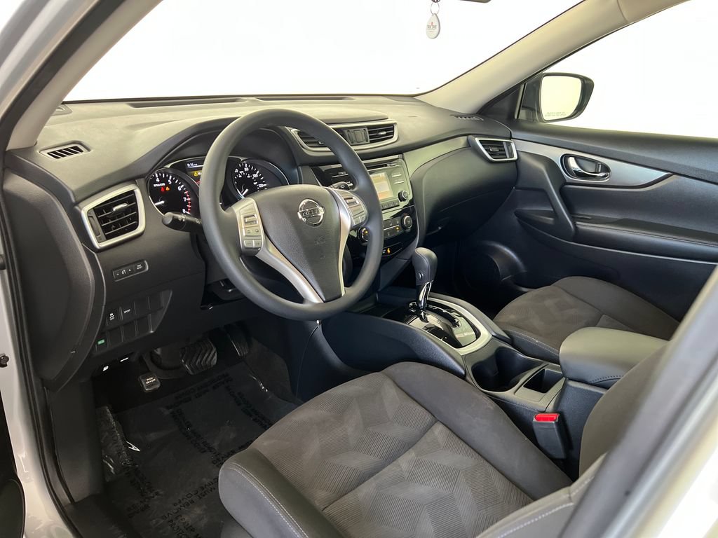 Used 2016 Nissan Rogue S FWD image 19