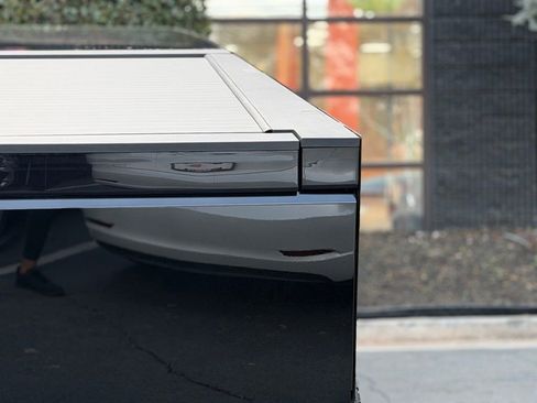 Used 2024 Tesla Cybertruck AWD Crew Cab image 16