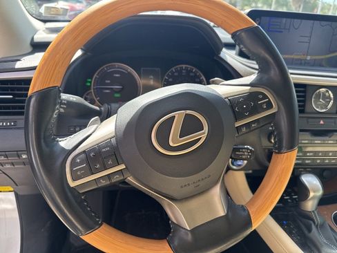 Used 2021 Lexus RX 450h AWD w/ Premium Package image 24