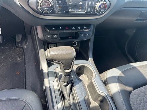 Used 2020 Chevrolet Colorado Z71 AWD/4WD image 15