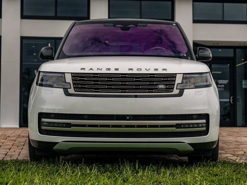 Used 2023 Land Rover Range Rover SE AWD/4WD image 8