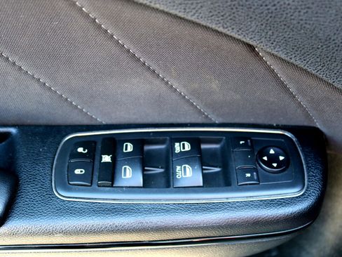 Used 2020 Dodge Charger SXT w/ Blacktop Package image 15