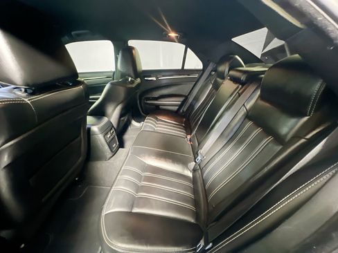 Used 2019 Chrysler 300 S RWD image 28