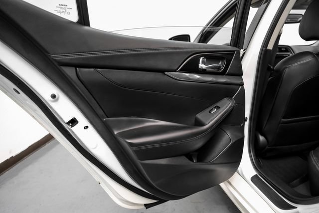 Used 2018 Nissan Maxima SR w/ Midnight Edition FWD image 43