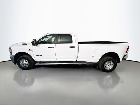 Used 2024 RAM 3500 Big Horn AWD/4WD image 4
