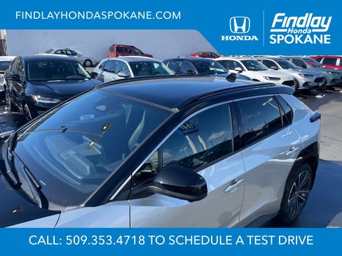 Used 2023 Toyota bZ4X image 5