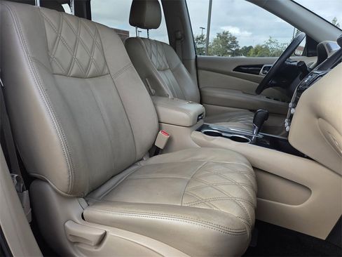 Used 2020 Nissan Pathfinder SV w/ Cargo Package image 23