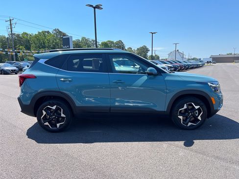 Used 2024 Kia Seltos EX AWD/4WD image 8