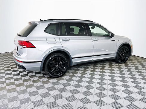Used 2022 Volkswagen Tiguan SE R-Line AWD/4WD image 11