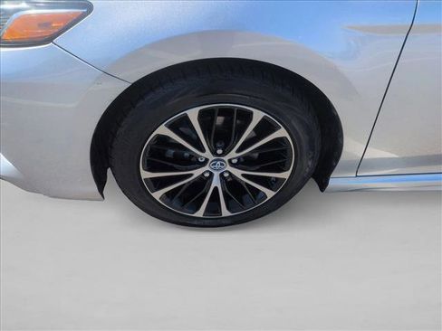 Used 2018 Toyota Camry SE image 23