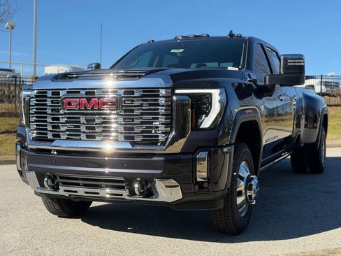 New 2026 GMC Sierra 3500 Denali w/ Denali Reserve Package image 4