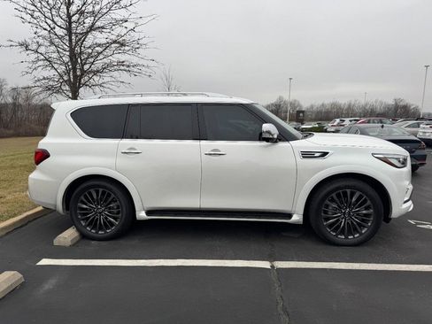 Used 2023 INFINITI QX80 Sensory w/ All-Season Package image 2
