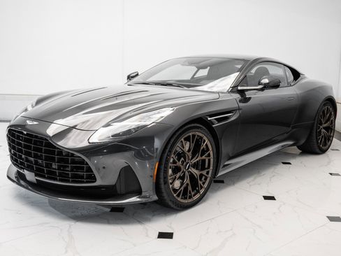 Used 2025 Aston Martin DB12 Coupe image 39