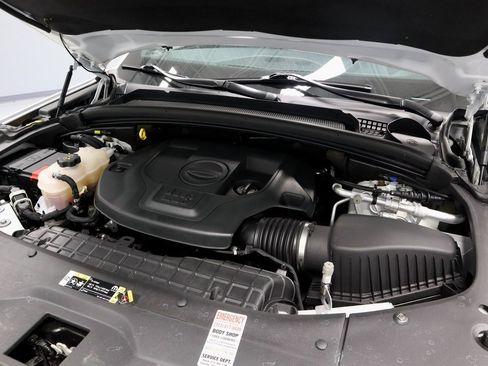 Used 2022 Jeep Grand Cherokee Overland w/ Luxury Tech Group IV image 17