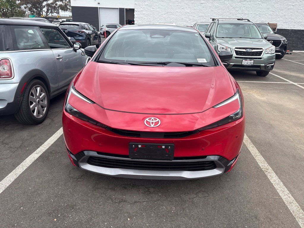Used 2024 Toyota Prius XLE FWD image 3