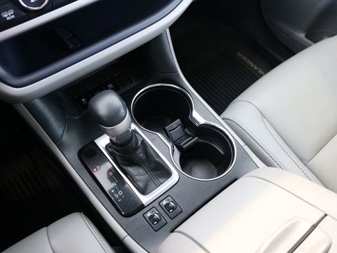 Used 2019 Toyota Highlander XLE image 52