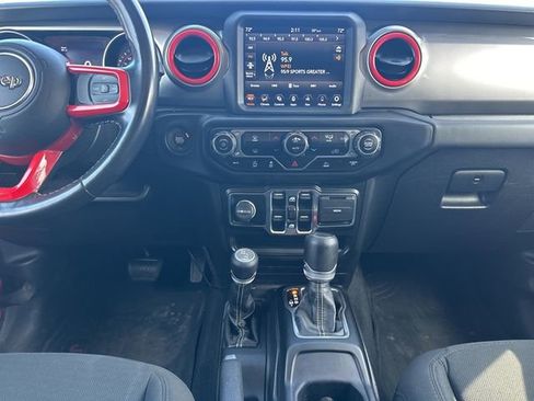 Used 2021 Jeep Wrangler Unlimited Sahara w/ Uconnect 4C Nav & Sound Group AWD/4WD image 19