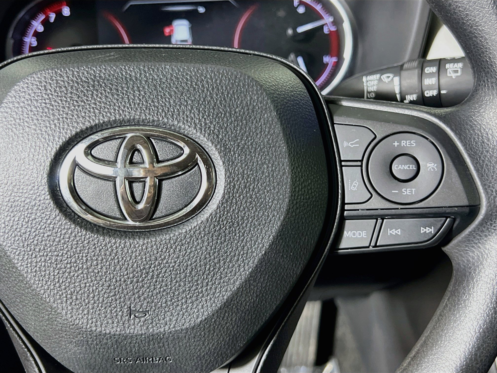 Used 2024 Toyota RAV4 XLE w/ Convenience Package FWD image 20