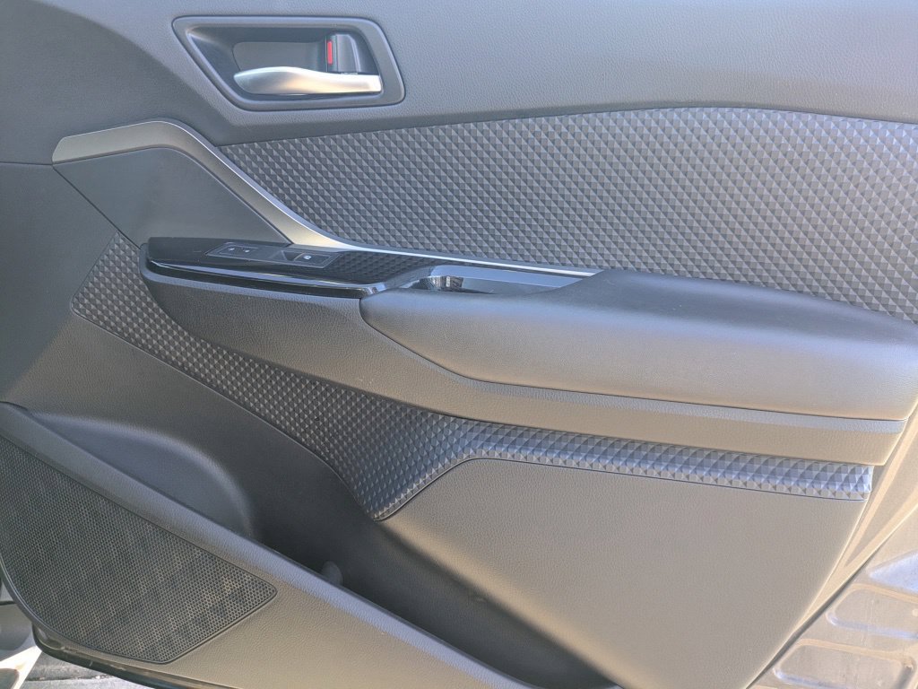 Used 2019 Toyota C-HR XLE FWD image 29