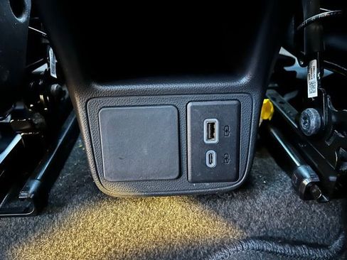 Used 2025 Buick Encore GX Preferred image 11