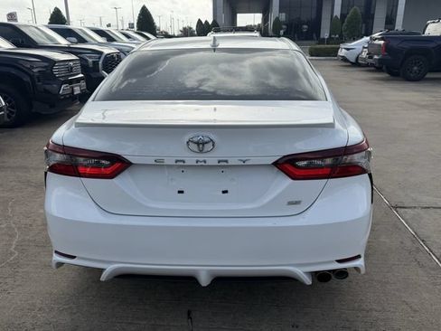 Used 2022 Toyota Camry SE w/ Convenience Package FWD image 6