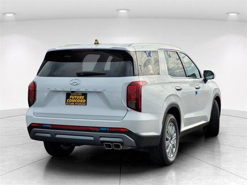 Certified 2025 Hyundai Palisade SEL image 3