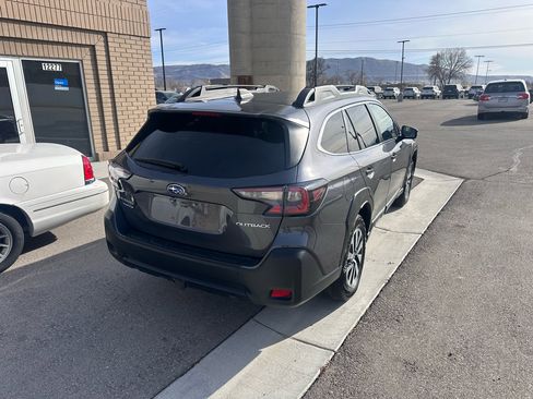 Used 2023 Subaru Outback Premium image 8