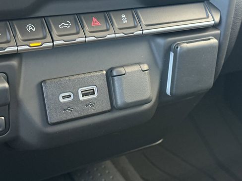 New 2025 Chevrolet Silverado 1500 Custom image 26