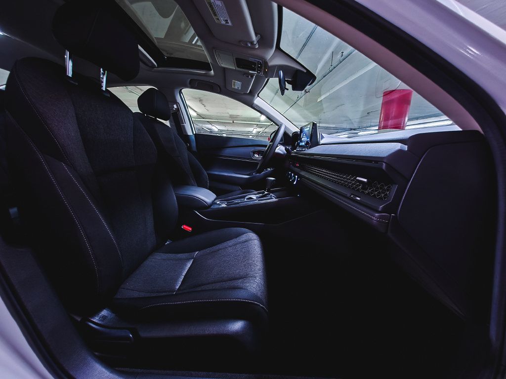 Used 2025 Honda Accord SE image 31