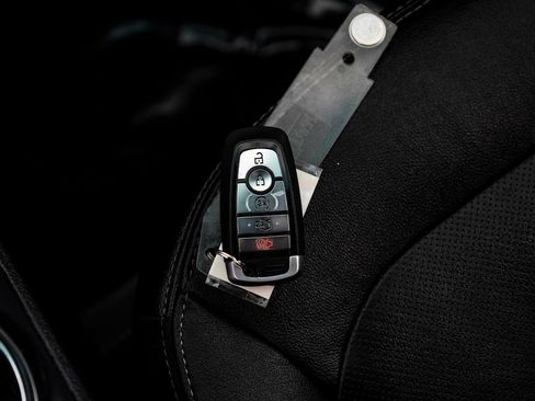 Used 2019 Ford Explorer Limited w/ Class III Trailer Tow Package FWD image 61