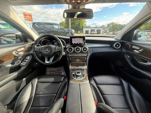Used 2017 Mercedes-Benz C 300 4MATIC Sedan image 23