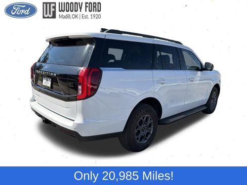 Used 2025 Ford Expedition Active RWD image 4