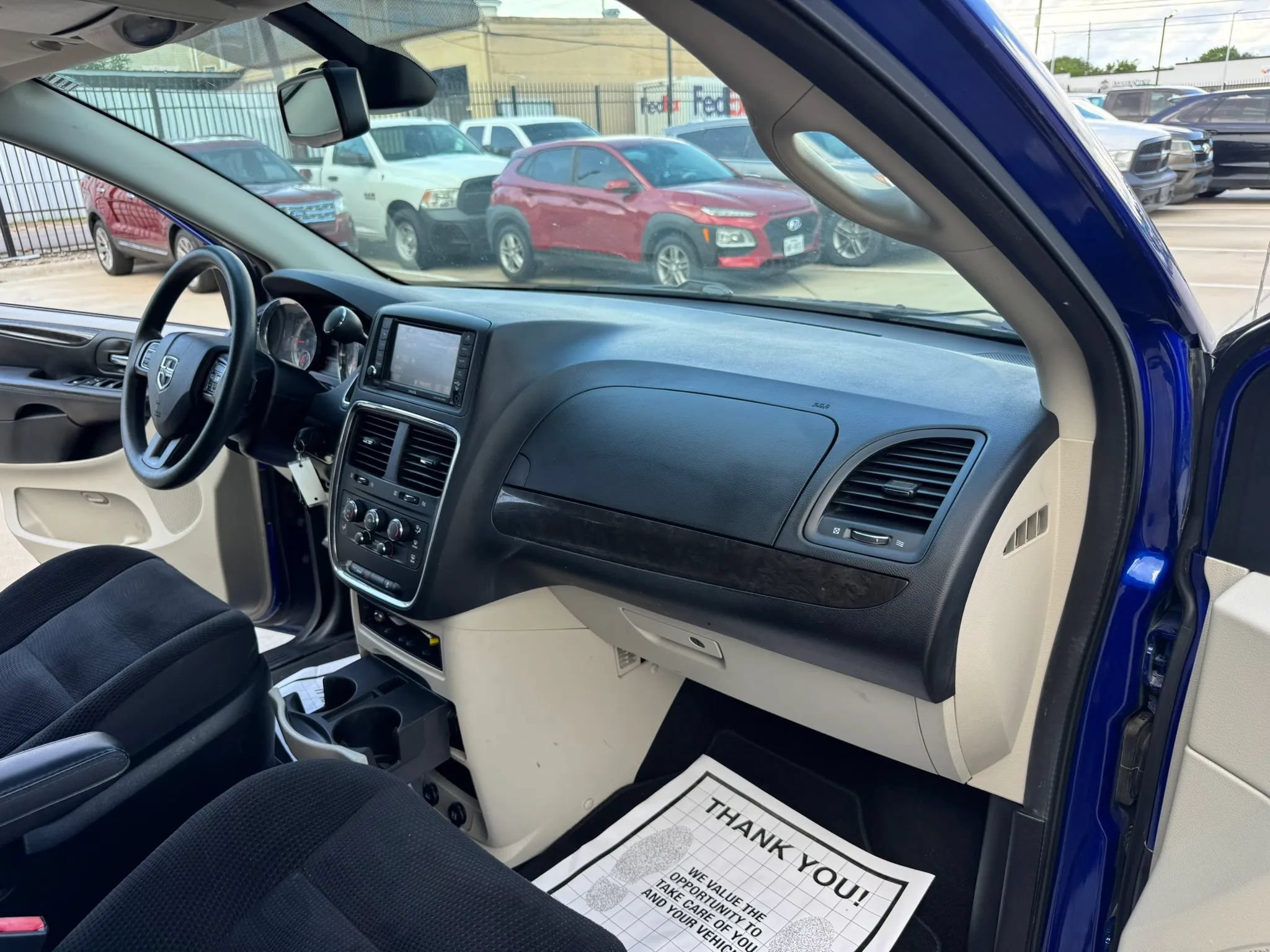 Used 2019 Dodge Grand Caravan SE w/ UConnect Hands-Free Group FWD image 38