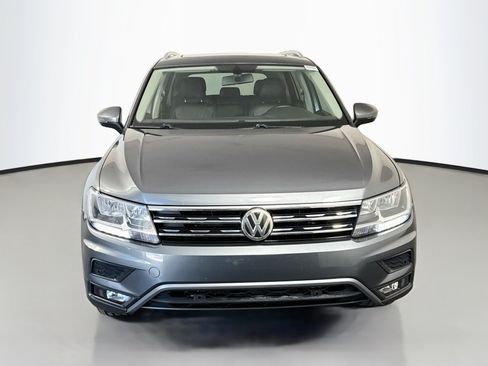Used 2019 Volkswagen Tiguan SE FWD image 2