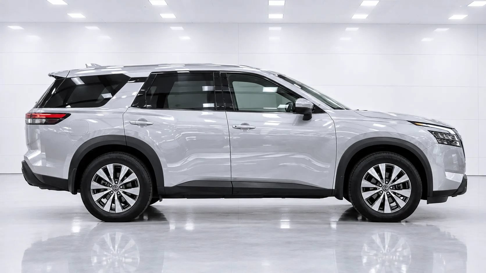 Used 2024 Nissan Pathfinder S AWD/4WD image 6