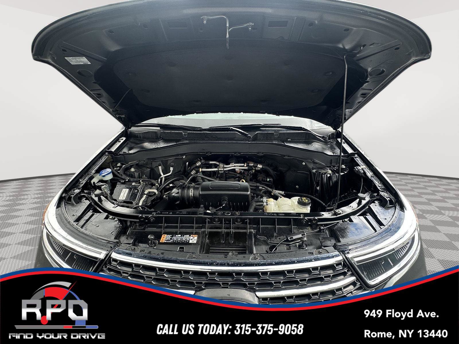 Used 2022 Ford Explorer XLT w/ Equipment Group 202A AWD/4WD image 34