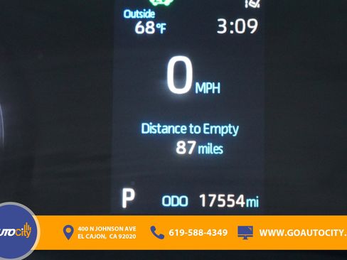 Used 2023 Toyota Sienna XSE image 3