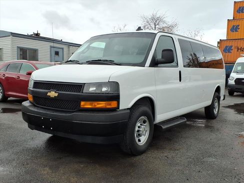 Used 2023 Chevrolet Express 3500 LS image 3