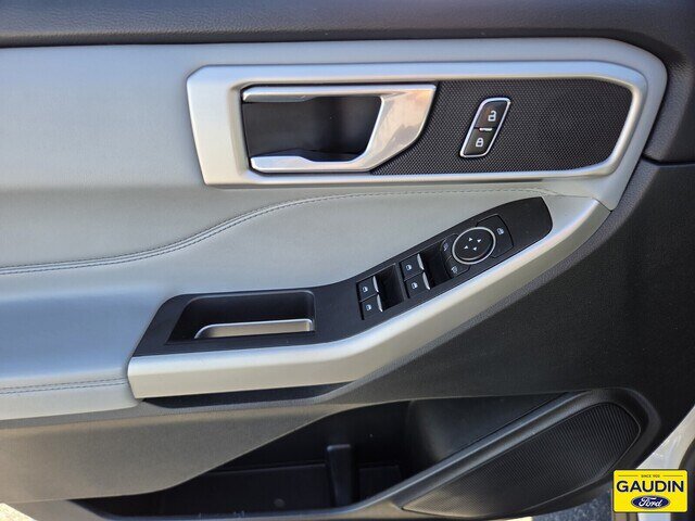 Certified 2023 Ford Explorer XLT w/ Equipment Group 202A RWD image 18