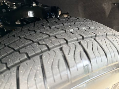 New 2025 Ford Expedition Active image 28