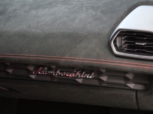 Used 2022 Lamborghini Huracan STO RWD image 28