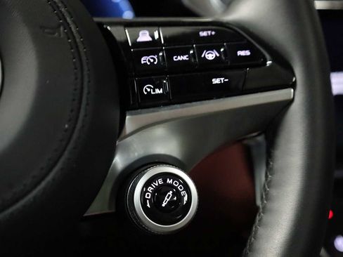 Used 2023 Maserati Grecale Modena image 28