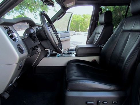 Used 2014 Ford Expedition Limited w/ Equipment Group 301A RWD image 21